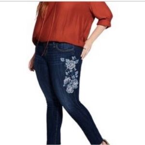 Torrid embroidered skinny jeans plus Size 14 regular